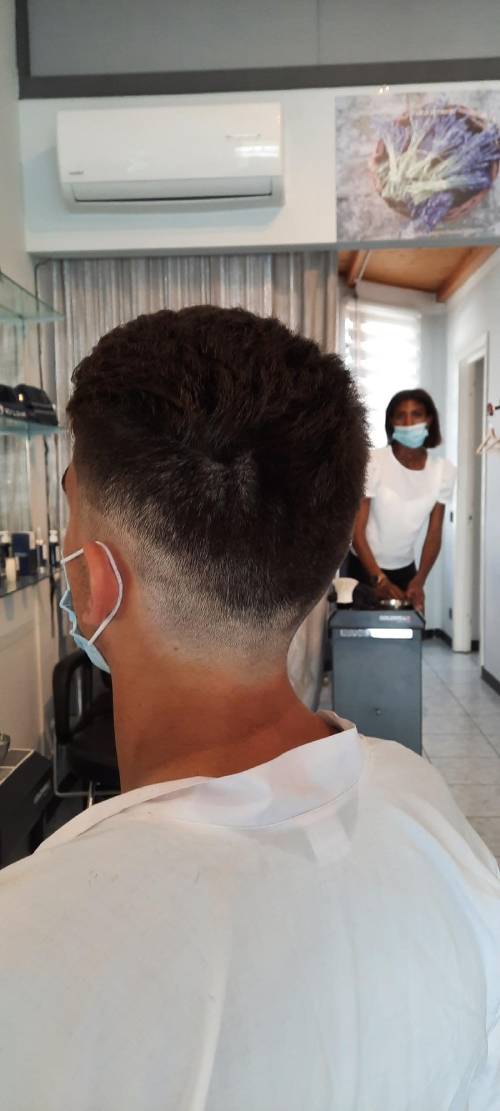 Taglio capelli uomo Alassio - Carlos Parrucchiere - Contatti